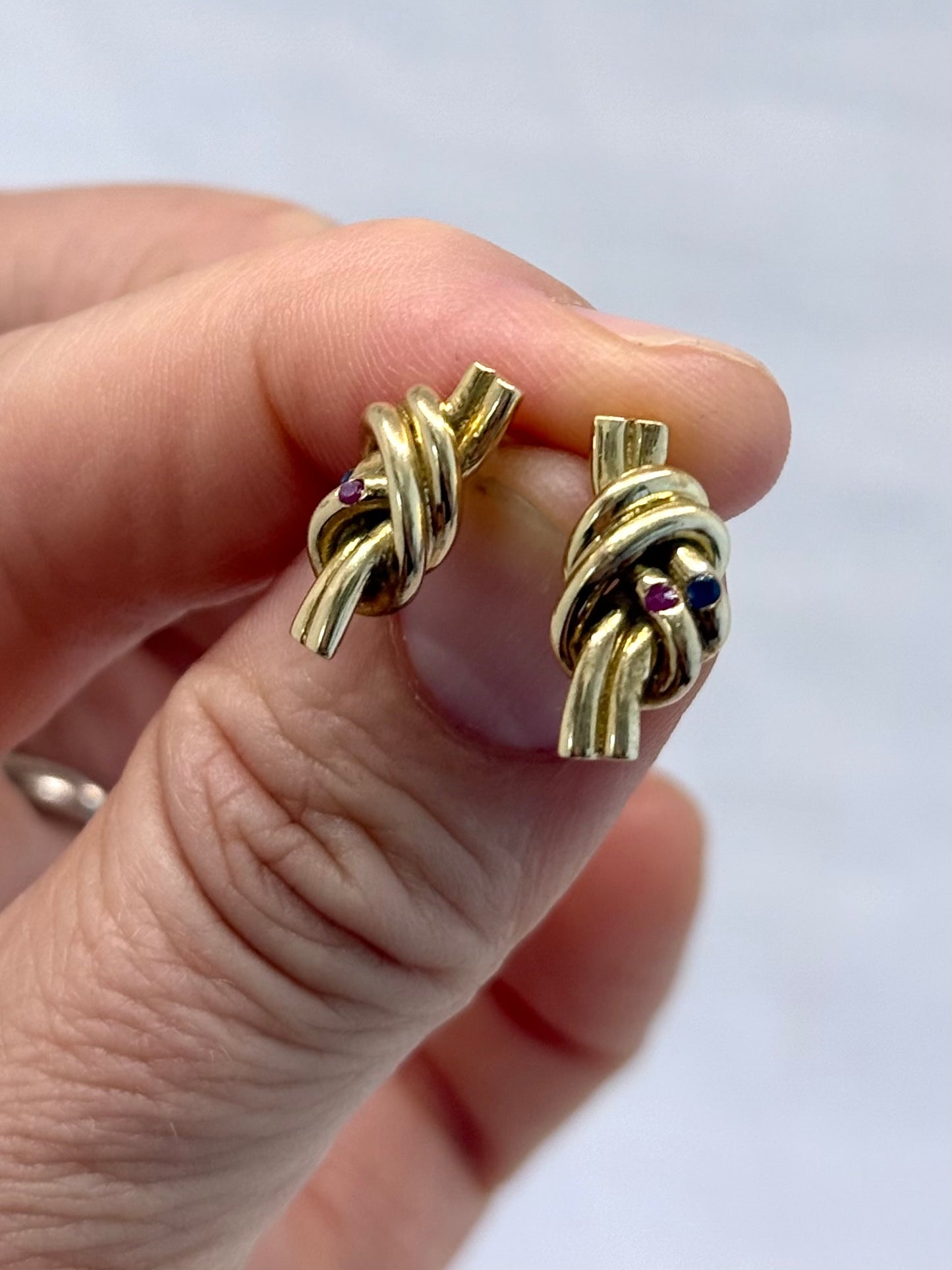 .18ct .750 artisan Brazilian made 18ct heirloom high carat yellow gold sapphire and ruby lovers knot luxury post stud push in earrings