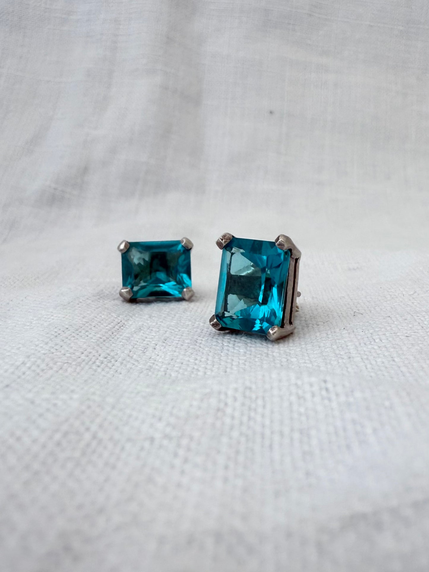 .925 1990s blue gemstone modernist large rectangular post stud modern sterling silver earrings