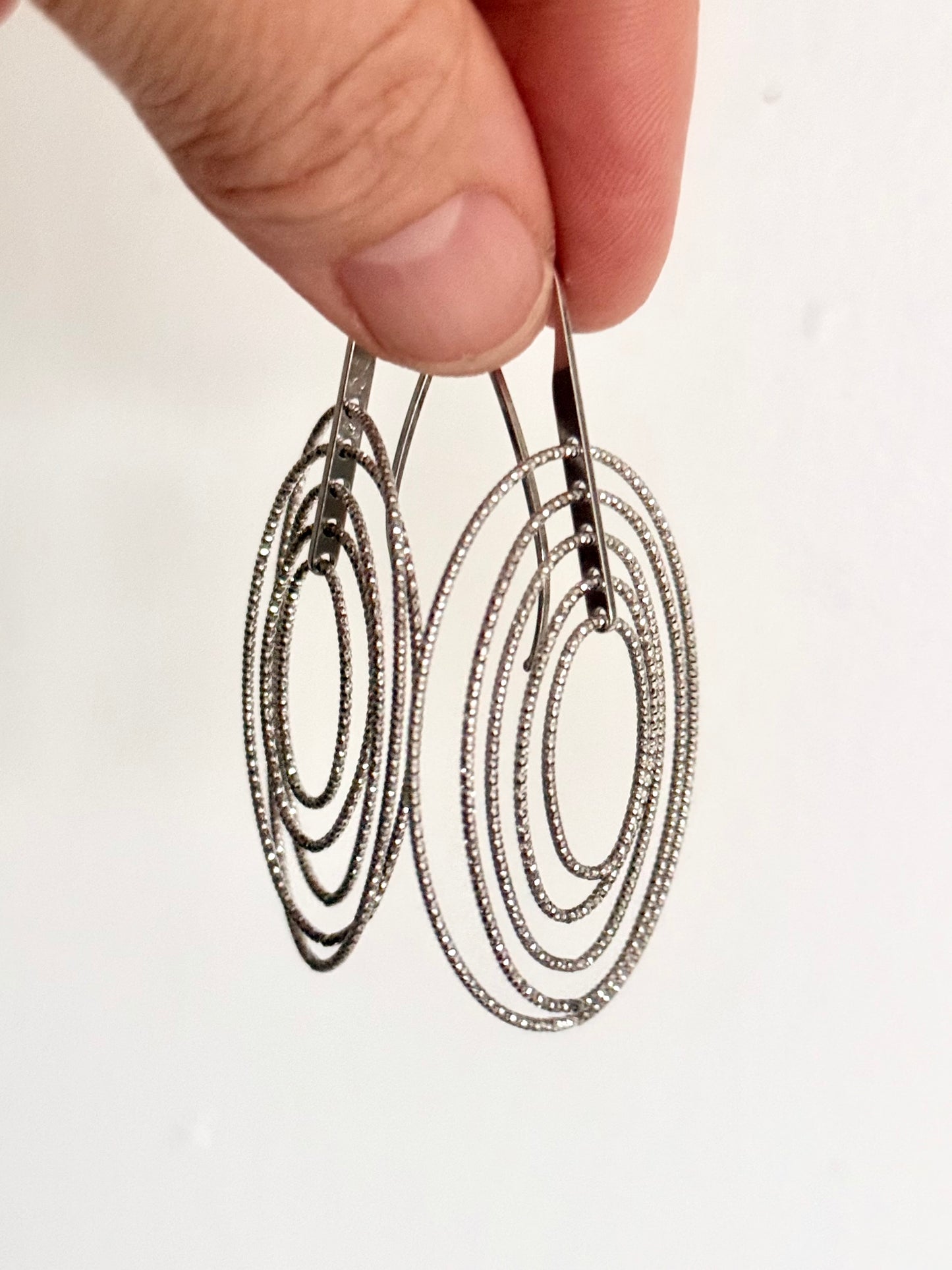 .2000s .925 silver Oval dangle Rhodium plated CiCi designer Cascade multi Oval drop dangle sway designer old stock new earrings