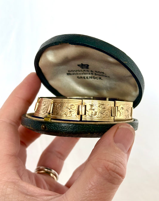 .1970s .375 .9ct gold classic luxury bronze core hinged panel vintage filigree leaf scroll engraved Lagarmic 9ct gold clasp bracelet