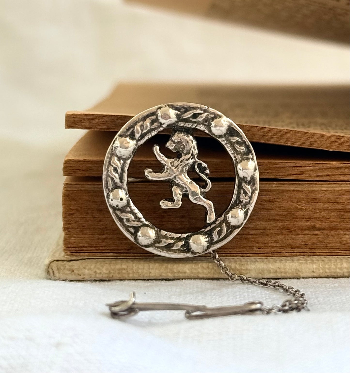 .1940s .925 antique revival Scottish silver Lion Rampart heritage Celtic rope wreath Royal Arms of Scotland brooch