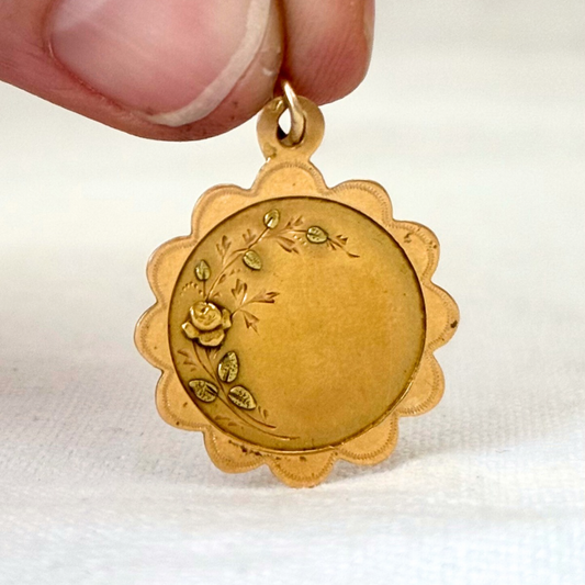 .18ct .1900s antique French Eagle head 18ct yellow gold green gold romantic scallop border Rose decal pendant